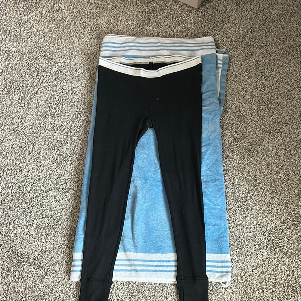 SKIMS Black Leggings Sleek and Versatile